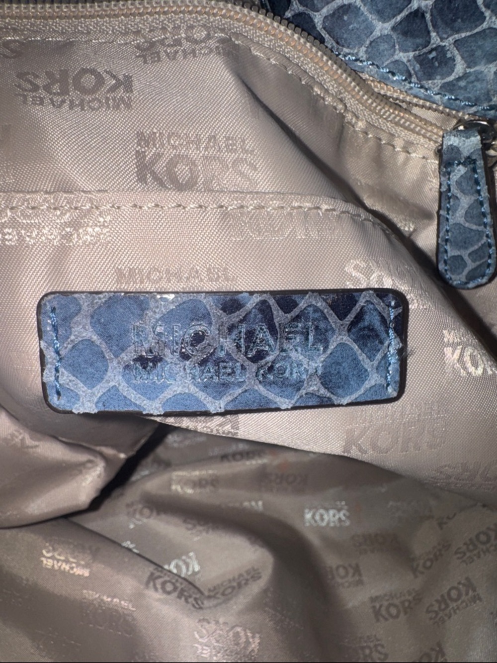 Michael Kors Gray-Blue Snake Print Shoulder Bag EUC - Picture 6 of 9